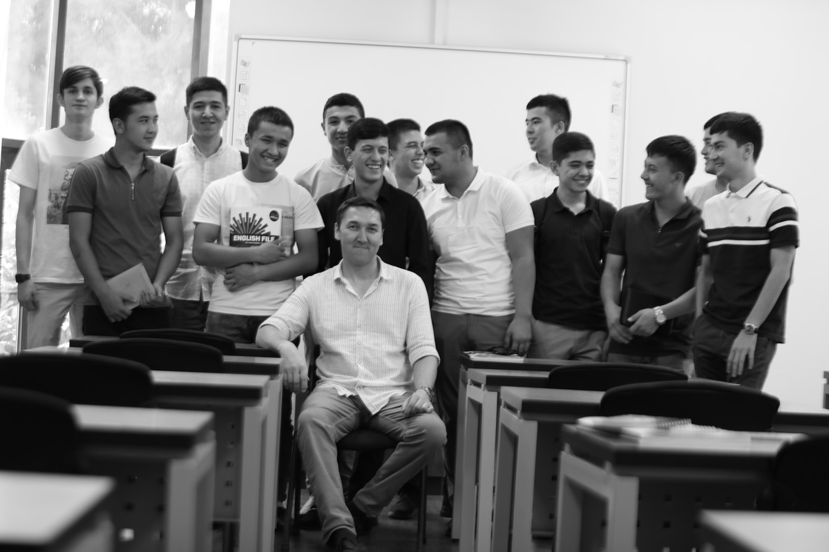 Первые студенты STARS International University